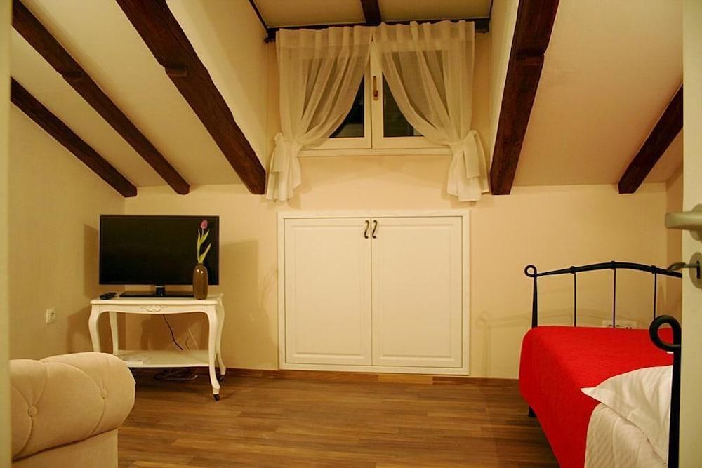 Banica Apartments & Rooms Split Buitenkant foto